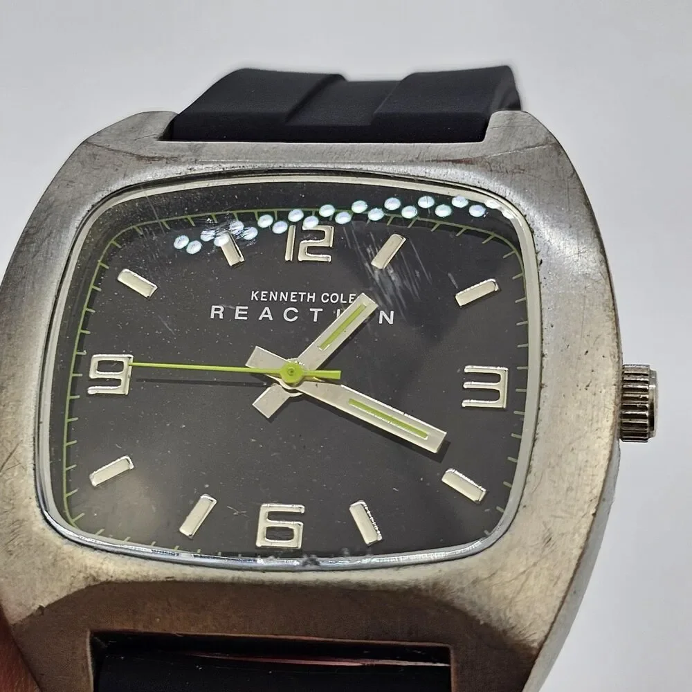 Kenneth Cole Reaction Men's Watch 42mm Black Dial New Plastic‎ Bands New Battery